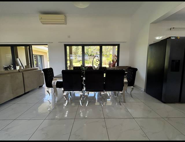 4 BEDROOM FREESTANDING FOR SALE IN PALM LAKES ESTATE